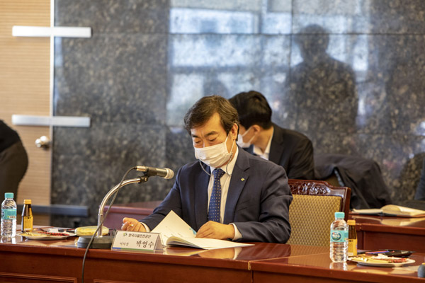 박영수 한국시설안전공단 이사장이 토론회에 앞서 인사말을 하고 있다./제공=한국시설안전공단