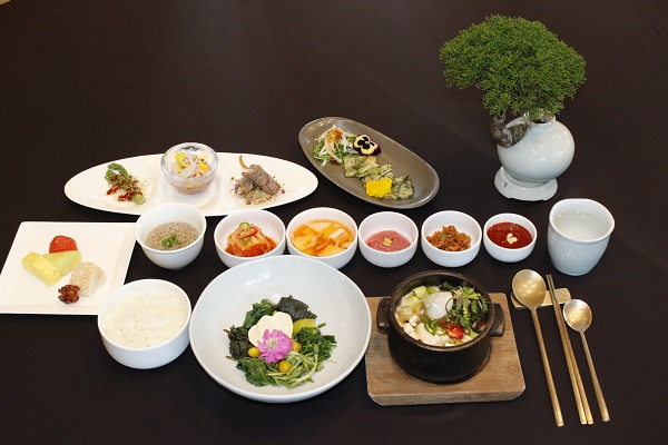 ▲경원재 앰배서더 인천 봄나물 비빔밥/제공=경원재 앰배서더 인천 한식당 수라