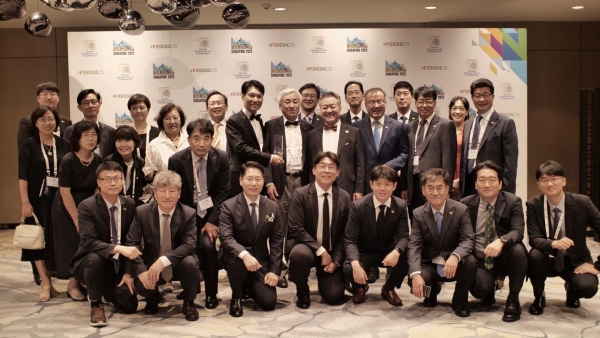 △FIDIC Project Awards 수상후 한국 대표단과 기념촬영/사진제공=한국엔지니어링협회