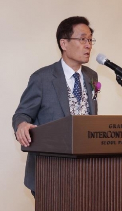함진규 한국도로공사 사장이 관계자들에게 감사 인사말을 전하고 있다./제공= 한국도로공사