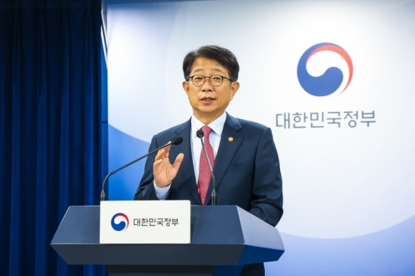 박상우 국토교통부 장관이 가덕도신공항건설공단 출범식에서 기념사를 통해 “공단은 정부의 의지를 이어받아 자긍심과 사명감을 갖고 가덕도신공항 적기 개항을 위해 혼신의 노력을 다해줄 것”을 당부했다./사진= 국토부
