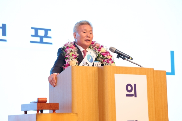 김홍수 당선인이 당선소감을 밝히고 있다./사진=대한전문건설협회 서울시회
