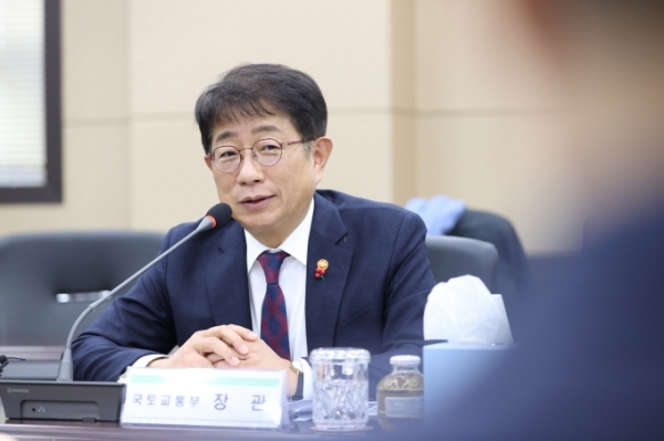 박상우 국토부 장관은 17일 오후 광명시흥 공공주택지구 찾아 “차질 없는 신도시 조성으로주택 공급 확고하게 추진할 것”을 당부했다./사진=국토부