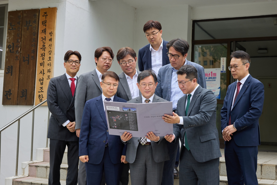 방배신삼호아파트 재건축 현장에 모습 드러낸 ‘정경구 HDC현대산업개발 사장’ 왜!